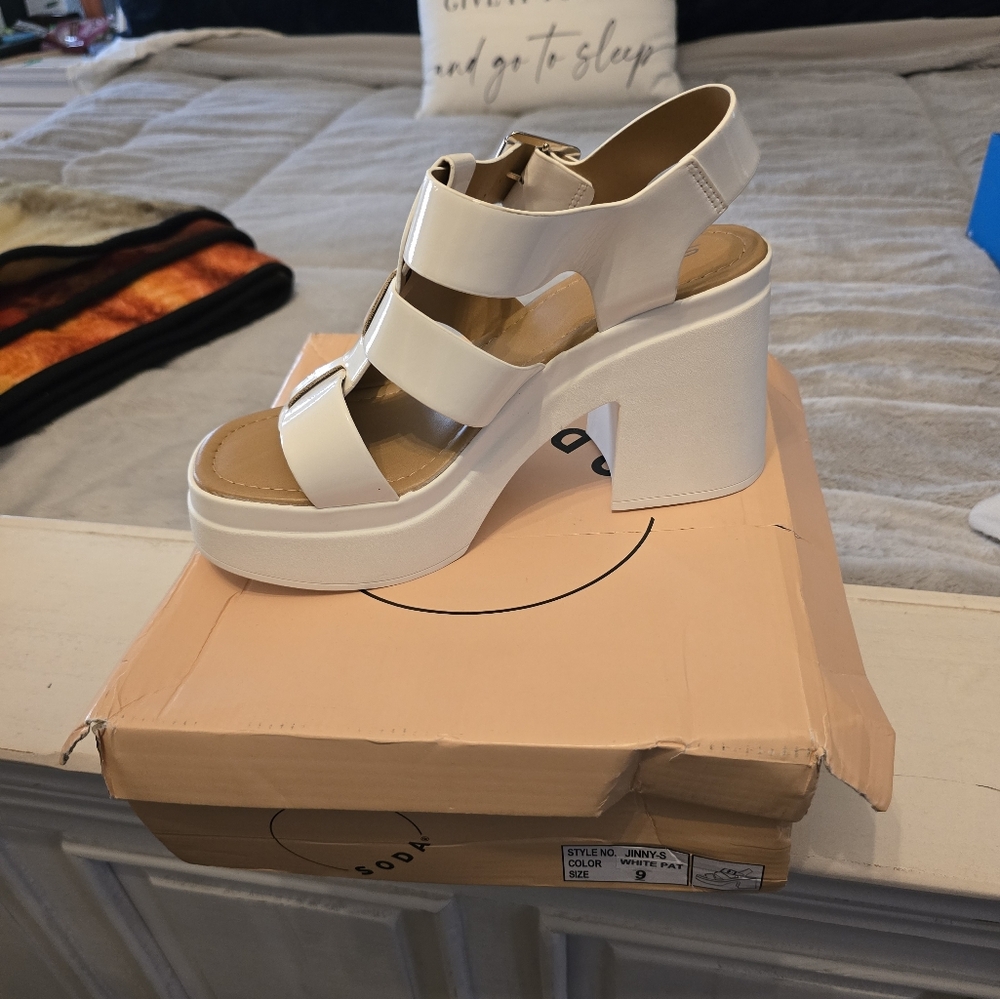 Platform open toe sandals